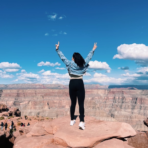 Meet your Posher, Vivian - Picture 4 of 4